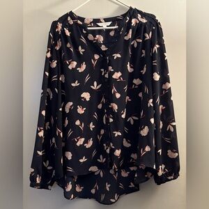 Women’s LC Lauren Conrad navy blue long sleeve top with pink flowers in size XXL